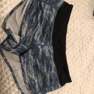 lululemon 2.5” speed up short RARE color size 8